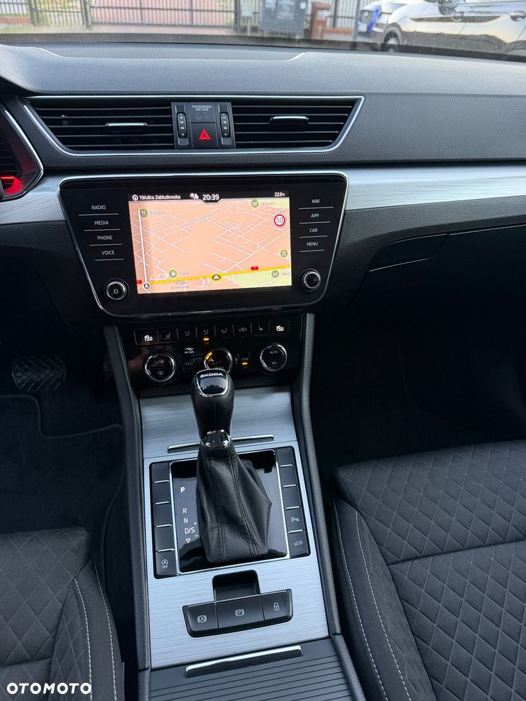 Skoda Superb 2.0 TDI SCR Style DSG - 13