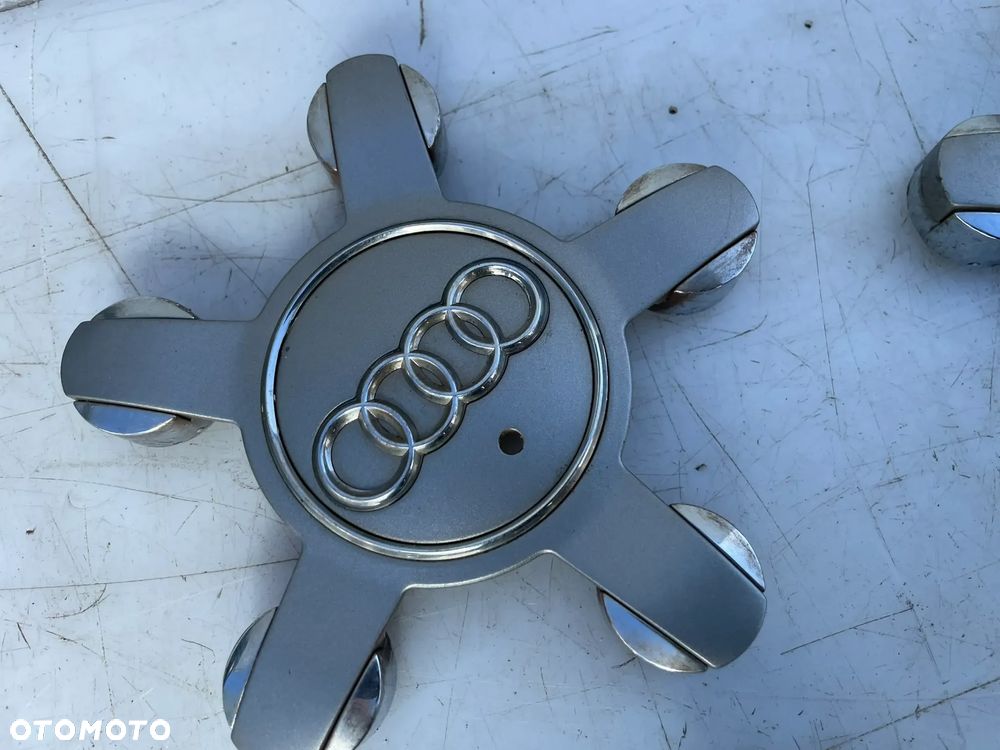 DEKIELKI DEKIELEK FELG ALUMINIOWYCH AUDI  8R0601165 - 4