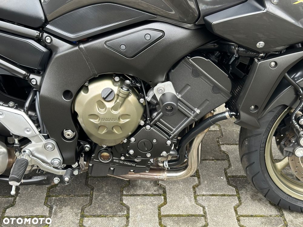 Yamaha FZ - 17