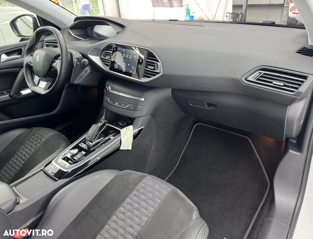 Peugeot 308 PureTech 130 EAT8 Allure Pack - 23