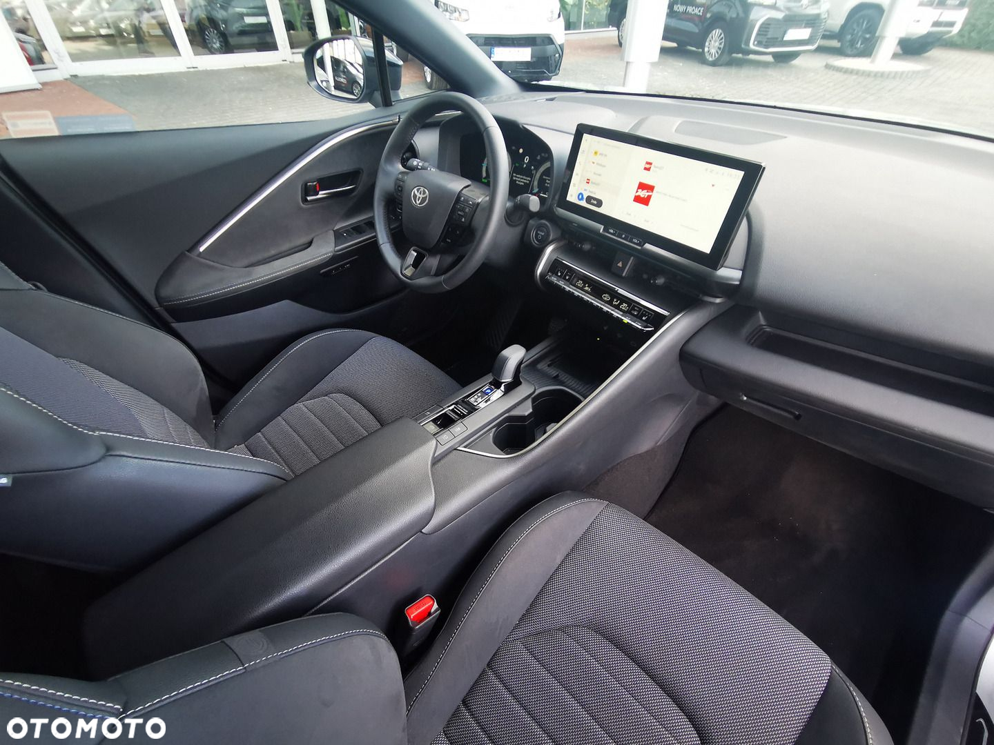 Toyota C-HR - 16