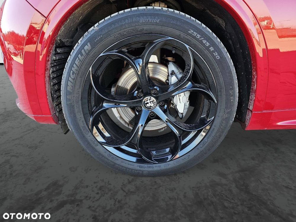 Alfa Romeo Stelvio - 15