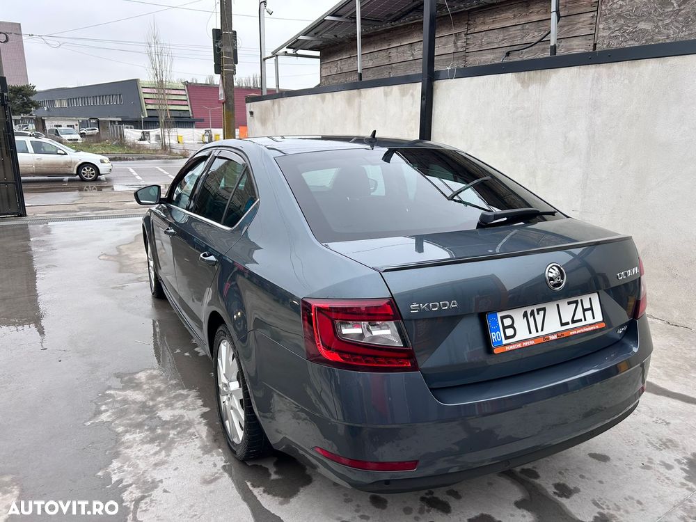 Skoda Octavia 2.0 TDI 4X4 DSG Laurin&Klement - 2