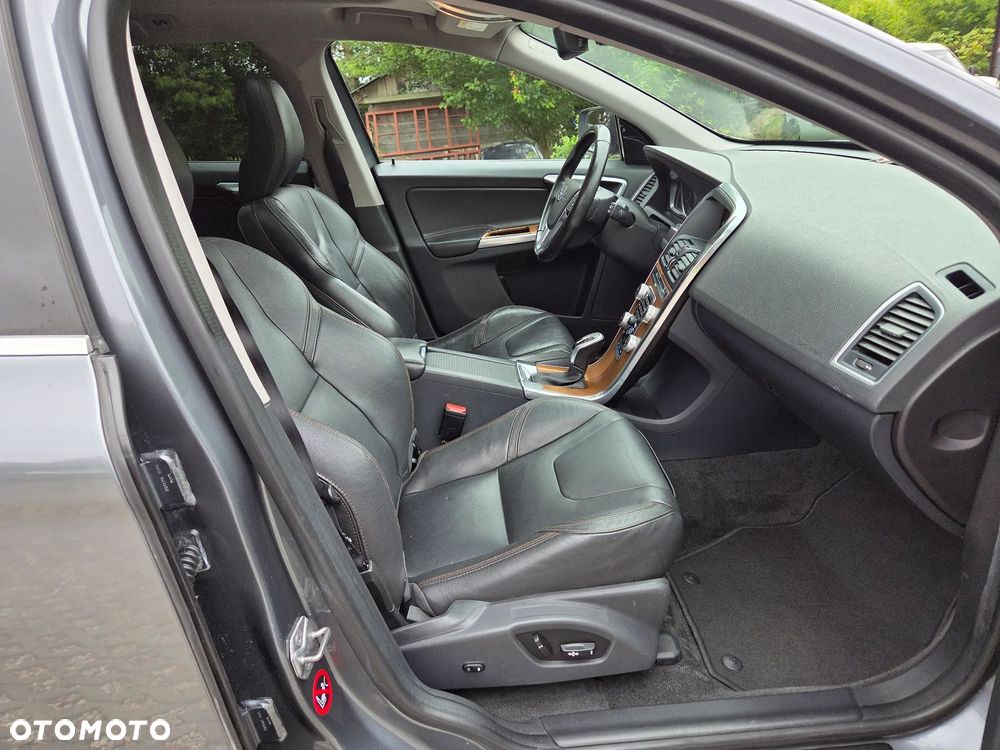 Volvo XC 60 T5 AWD Drive-E Momentum - 8