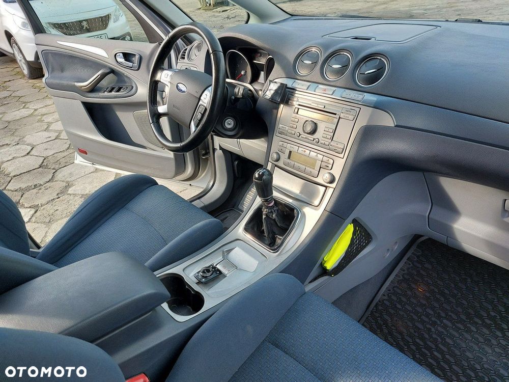 Ford S-Max - 16