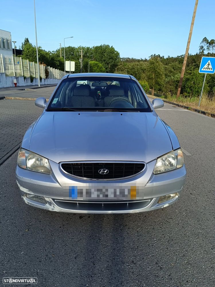 Hyundai Accent 1.5 CRDi Charme - 1