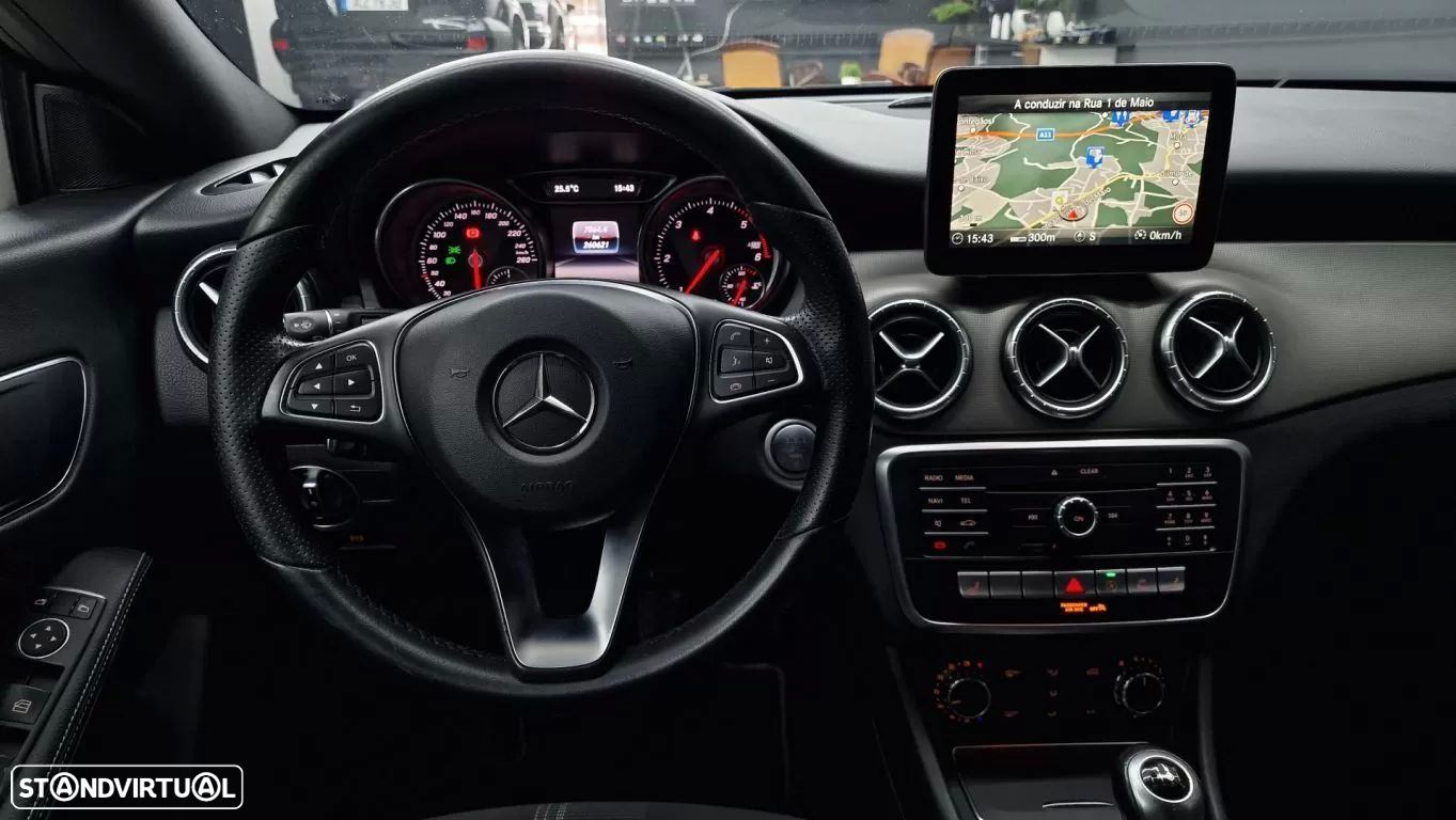 Mercedes-Benz CLA 180 d Shooting Brake AMG Line - 23