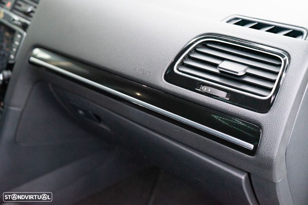 VW Golf Variant 1.6 TDi R-Line DSG - 47