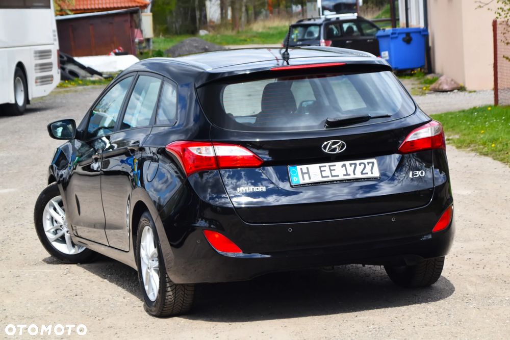 Hyundai i30 blue 1.6 CRDi Trend - 35