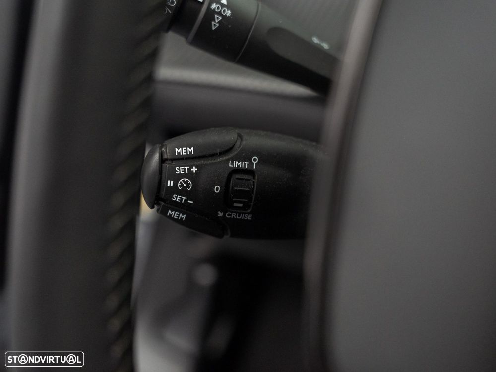 Peugeot e-2008 50 kWh Allure Pack - 21