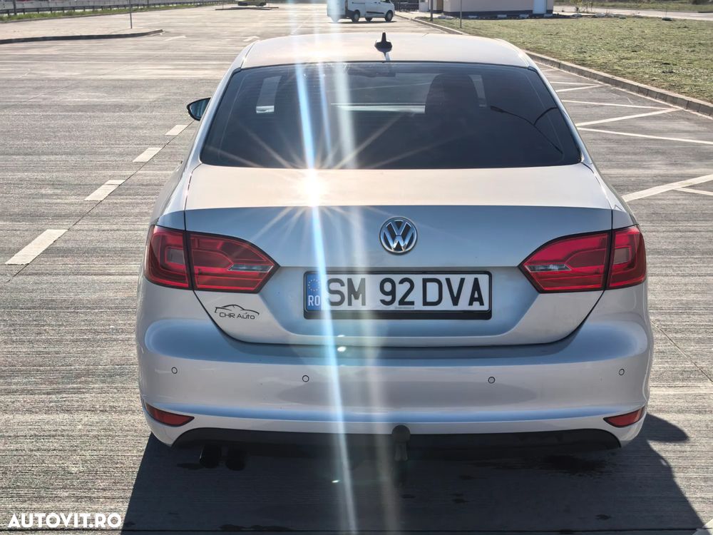 Volkswagen Jetta 1.4 TSI DSG Trendline - 12