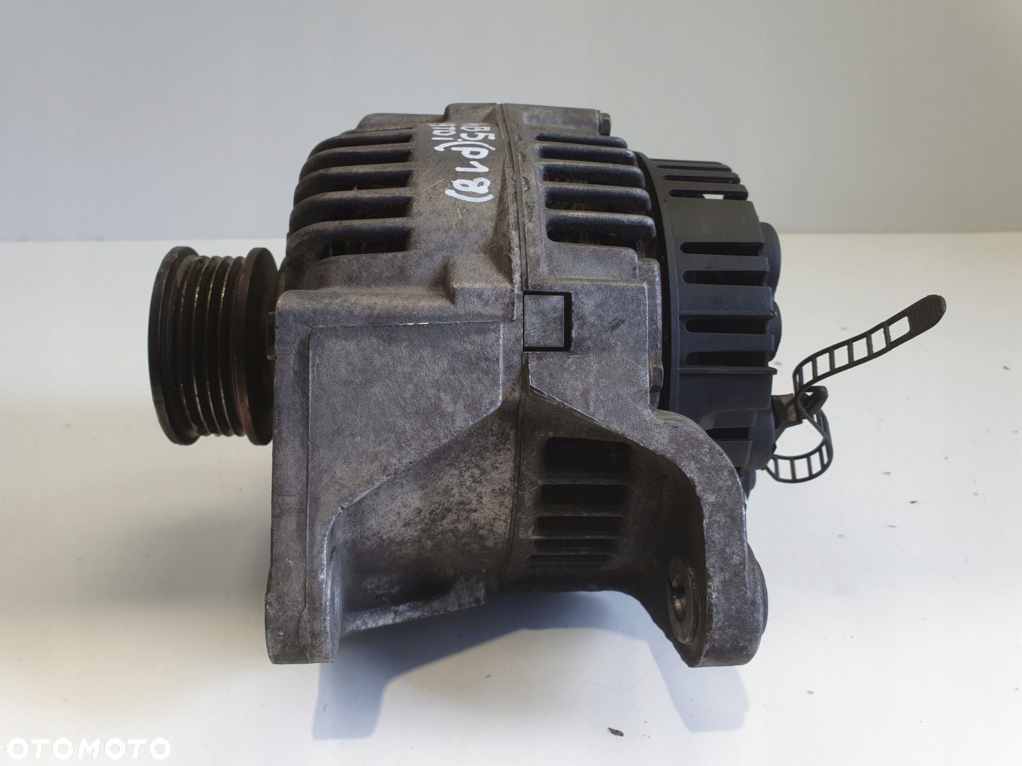Audi A4 B5 Passat B5 1.6 8V ALTERNATOR valeo - 5
