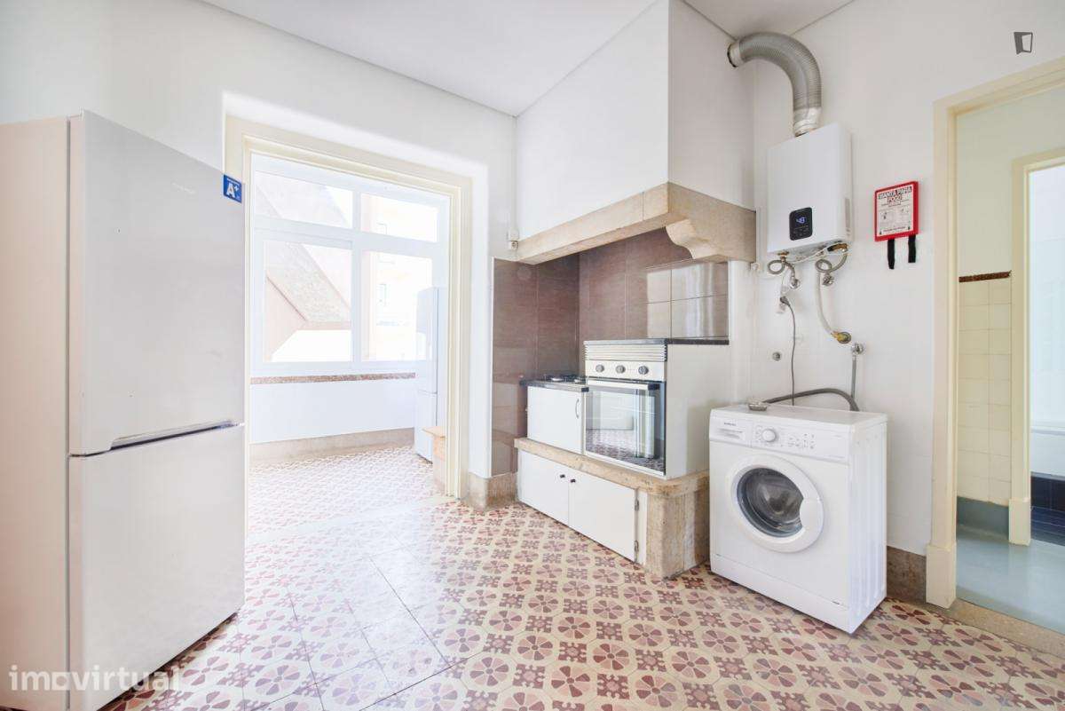 Quarto - localizado em Alameda Lisbon - Grande imagem: 2/52