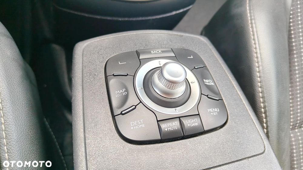 Renault Grand Scenic Gr 1.4 16V TCE Bose Edition - 4
