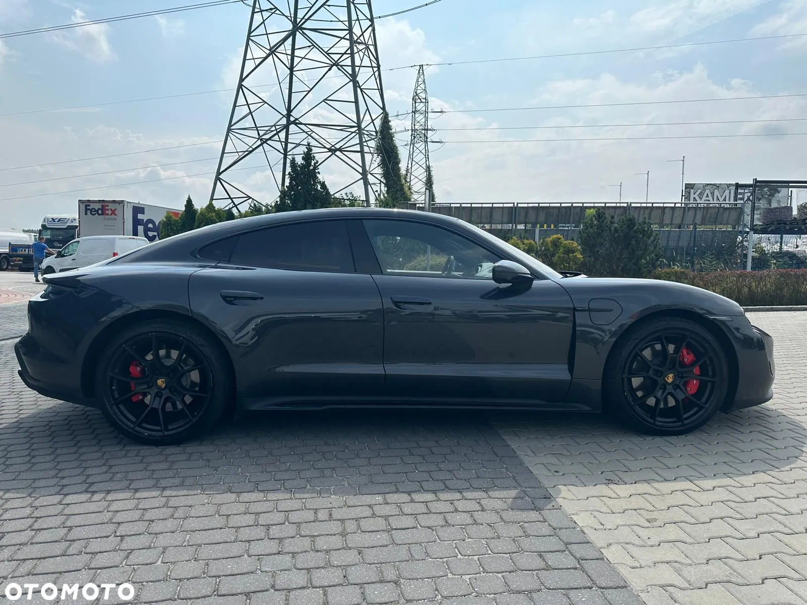 Porsche Taycan - 3