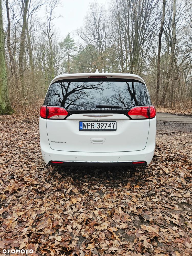 Chrysler Pacifica - 7