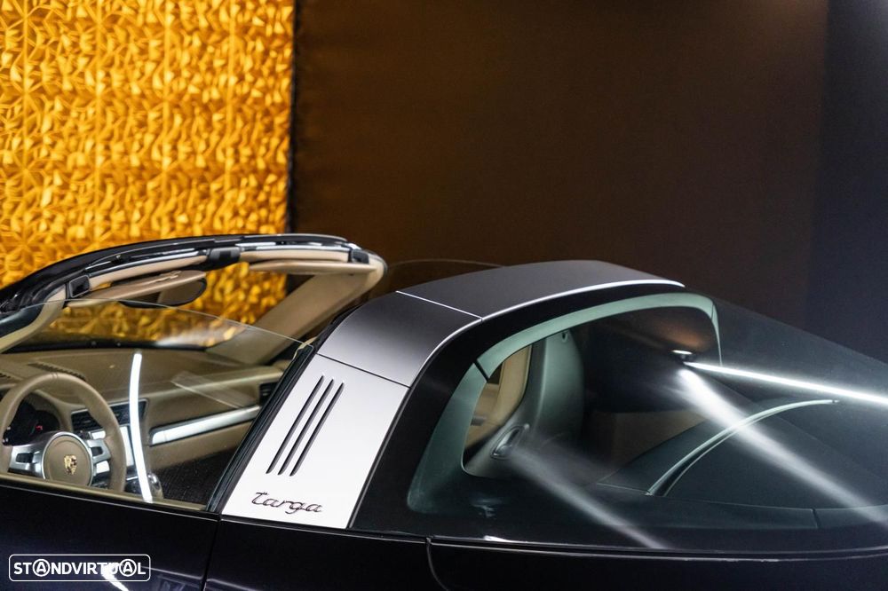 Porsche 911 Série F - 31