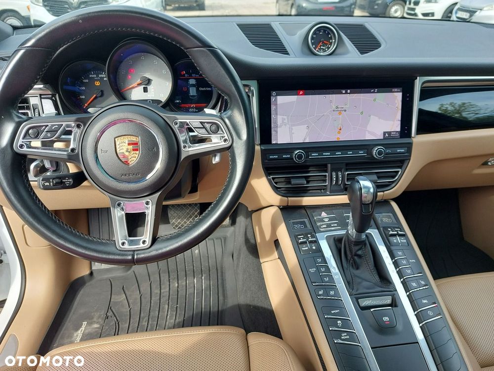 Porsche Macan - 28