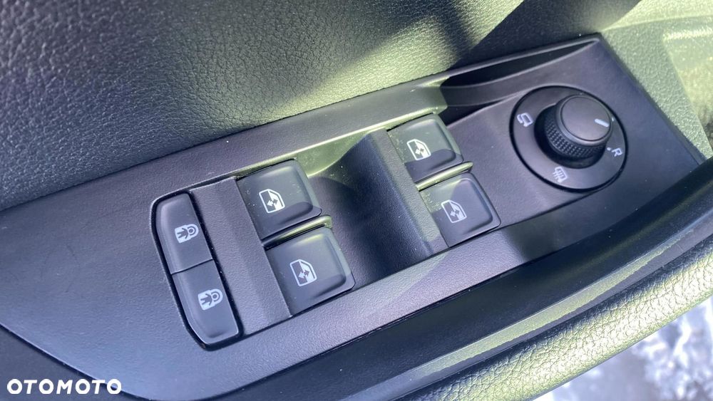 Skoda Superb 2.0 TDI SCR Ambition DSG - 14