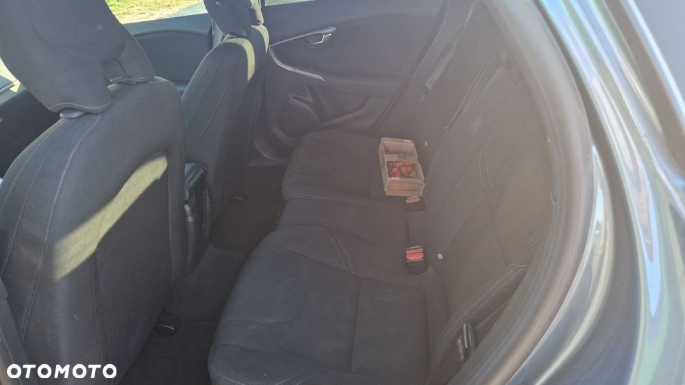 Volvo V40 D3 Momentum - 26