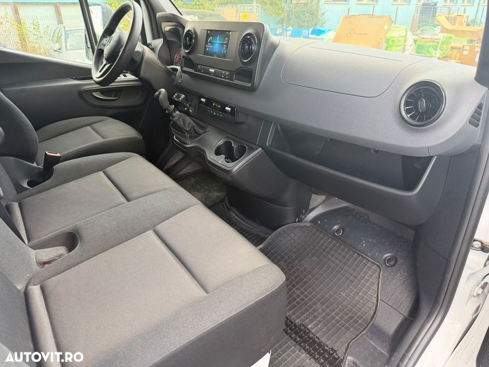 Mercedes-Benz SPRINTER - 13