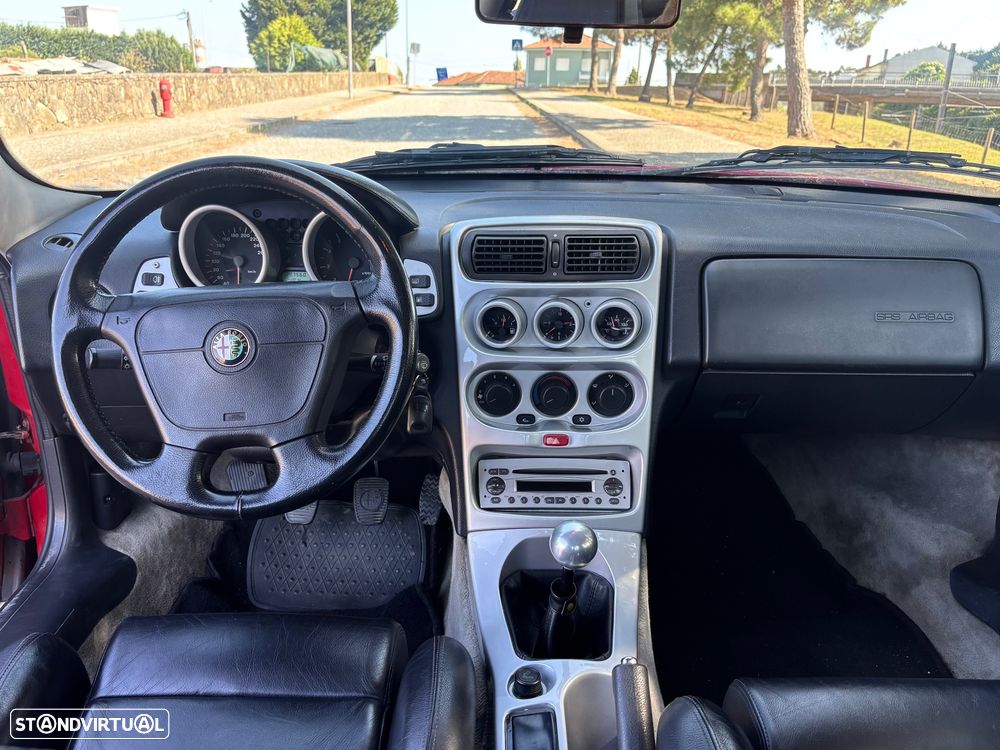 Alfa Romeo GTV 2.0 TS - 12