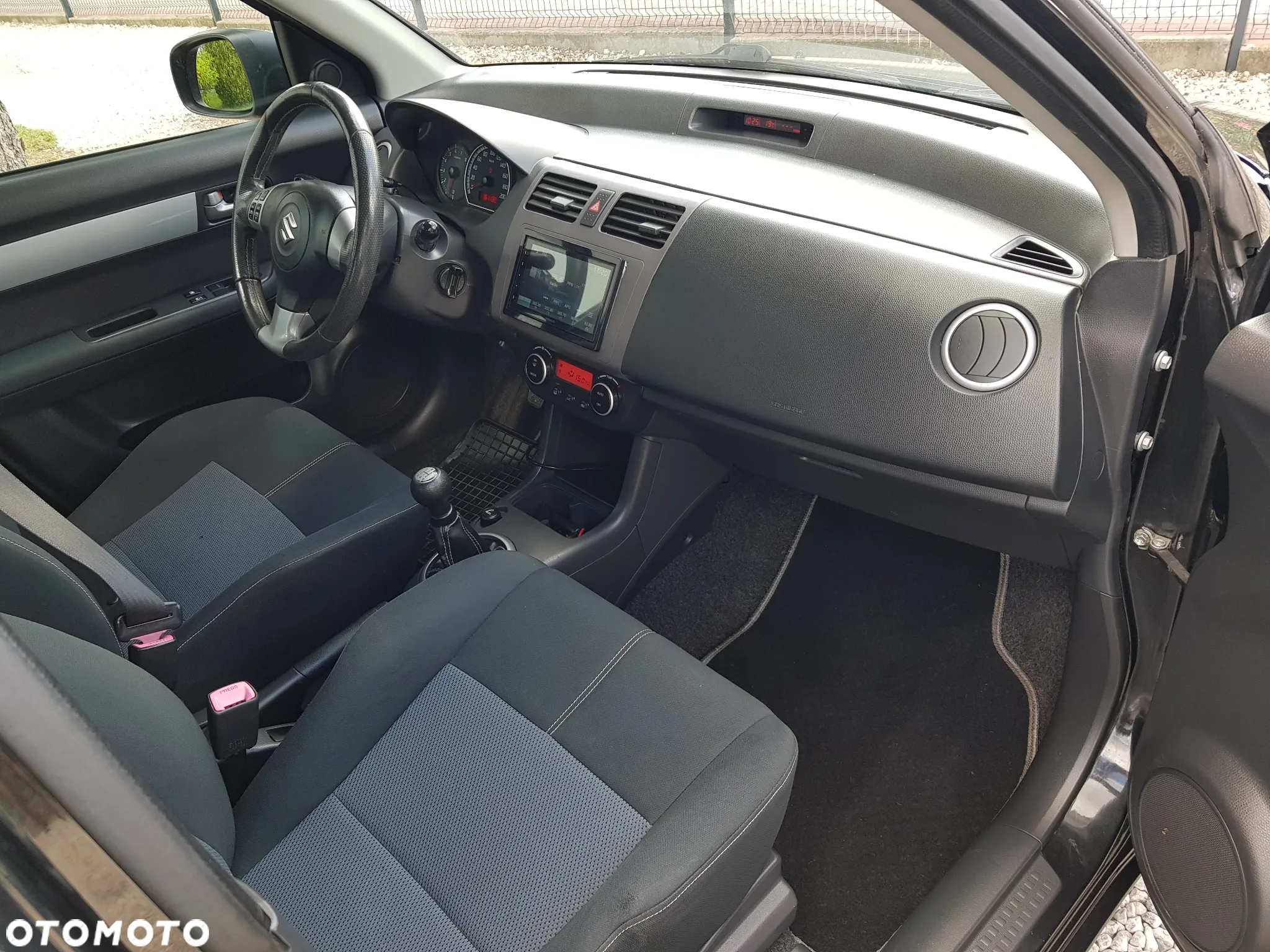 Suzuki Swift - 17
