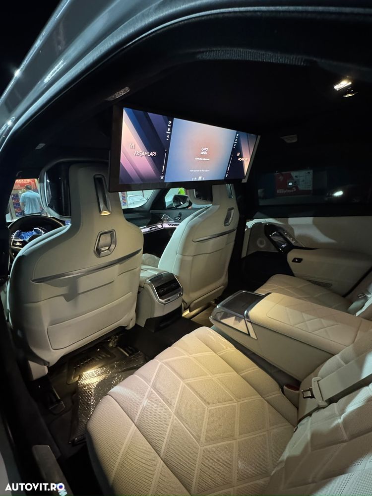 BMW Seria 7 740d xDrive MHEV - 8