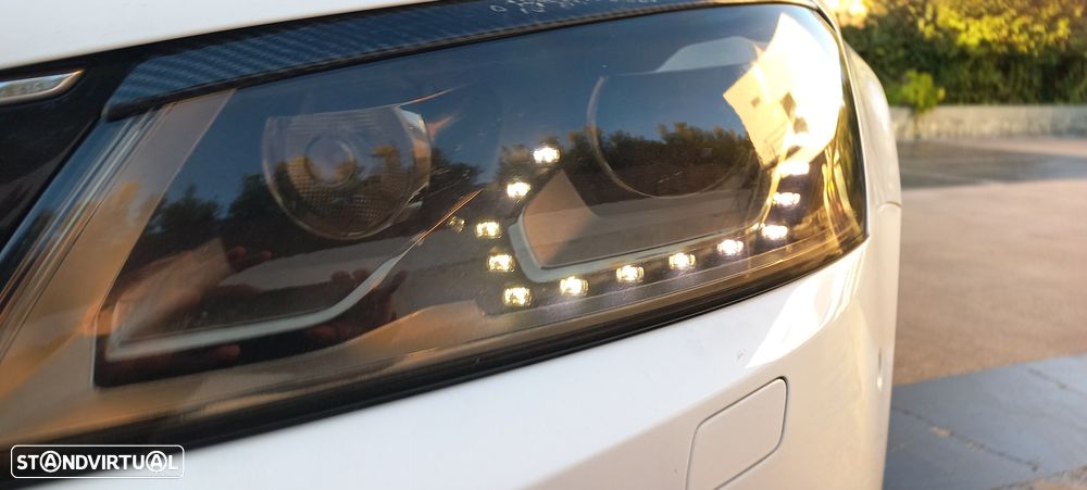 VW Passat Variant 2.0 TDi Highline Navig DSG - 8