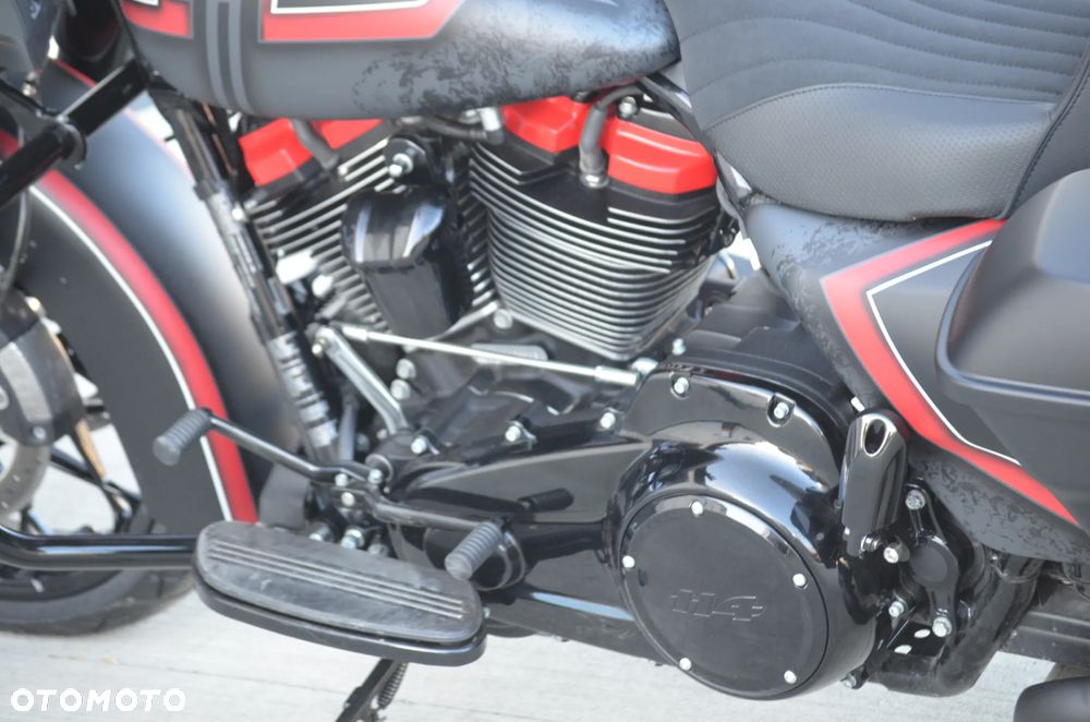 Harley-Davidson Touring Road Glide - 37