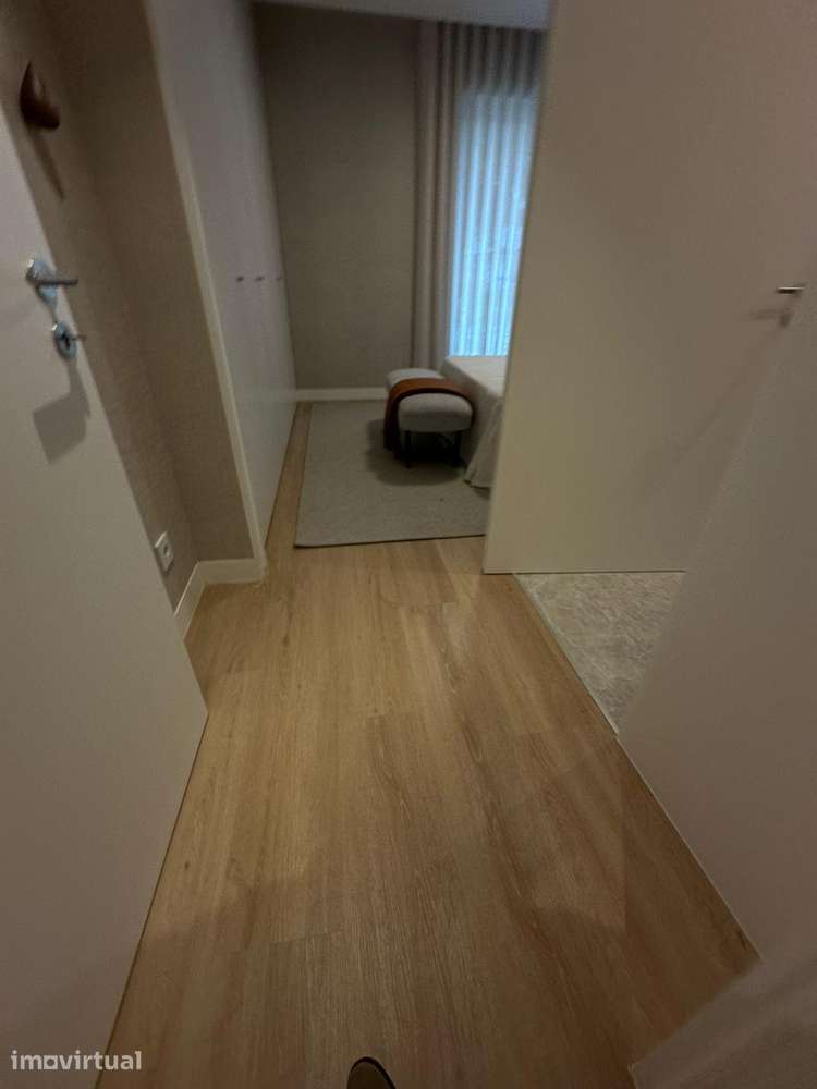T2 NOVO com Varanda e Lugar de Garagem - Grande imagem: 4/26