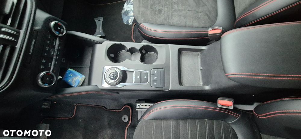 Ford Kuga 2.5 Duratec FHEV ST-LINE - 32