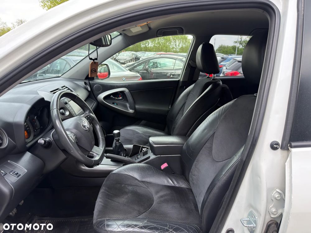 Toyota RAV4 2.0 4x4 - 23