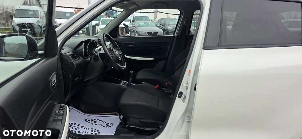 Suzuki Swift 1.2 SHVS Premium Plus - 12