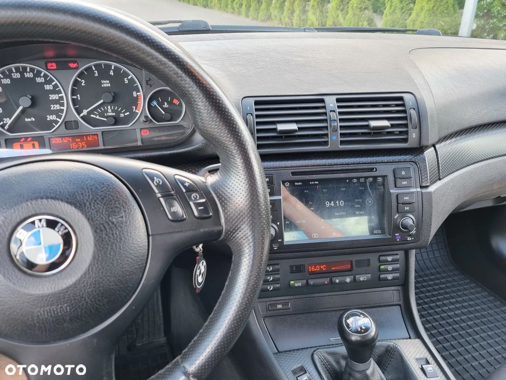 BMW Seria 3 330i - 26