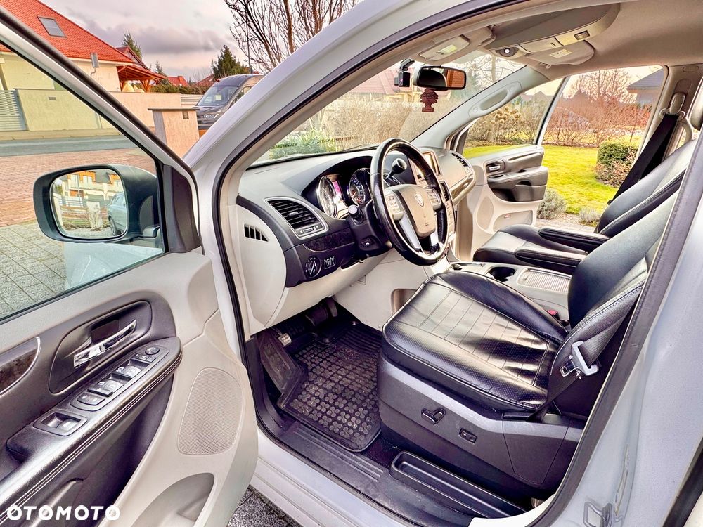 Lancia Voyager 2.8CRD Gold - 15