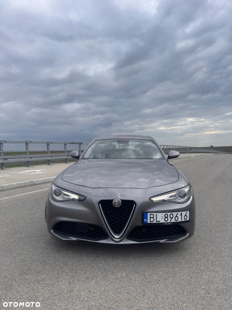 Alfa Romeo Giulia - 8