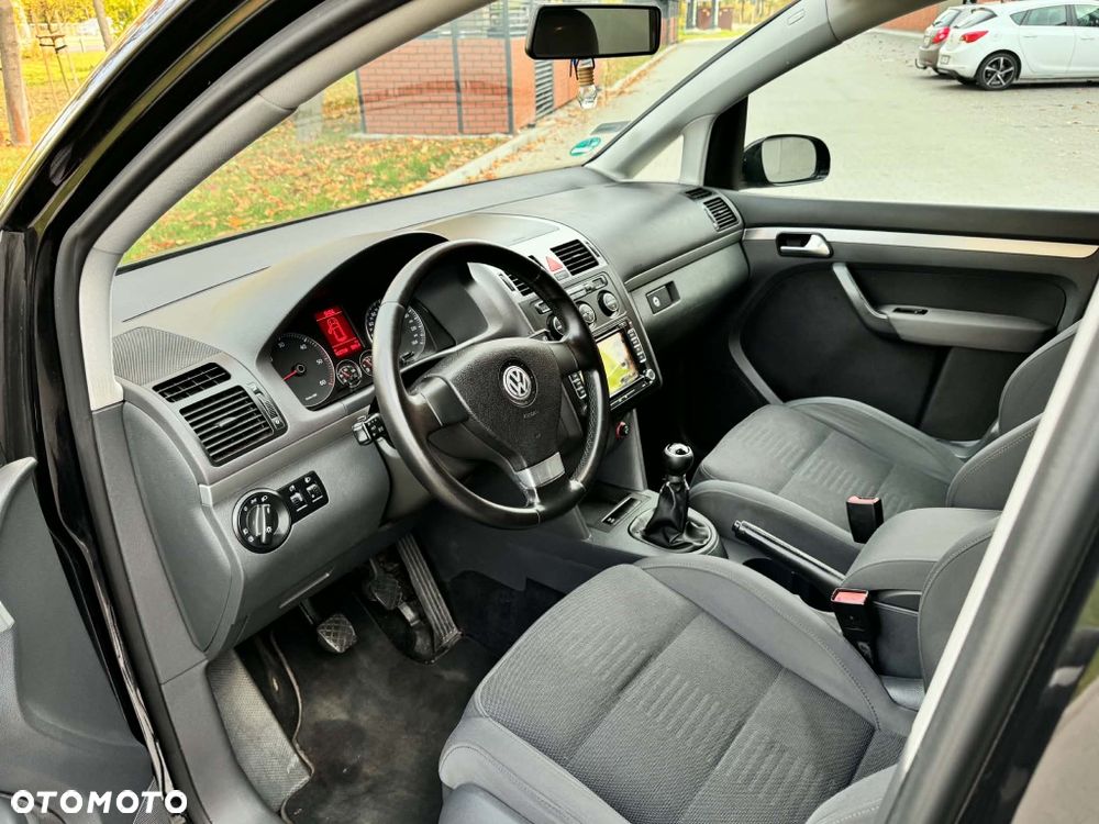 Volkswagen Touran - 6