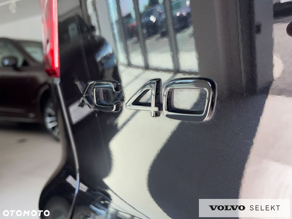 Volvo XC 40 B4 B DKG Ultra Black Edition - 17