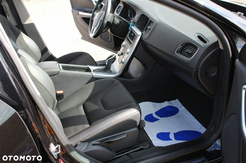 Volvo V60 Cross Country D4 Drive-E Momentum - 33