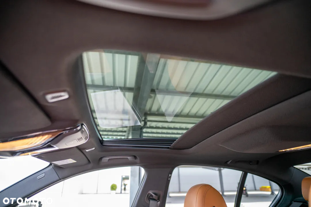 BMW Seria 5 530d xDrive M Sport sport - 23