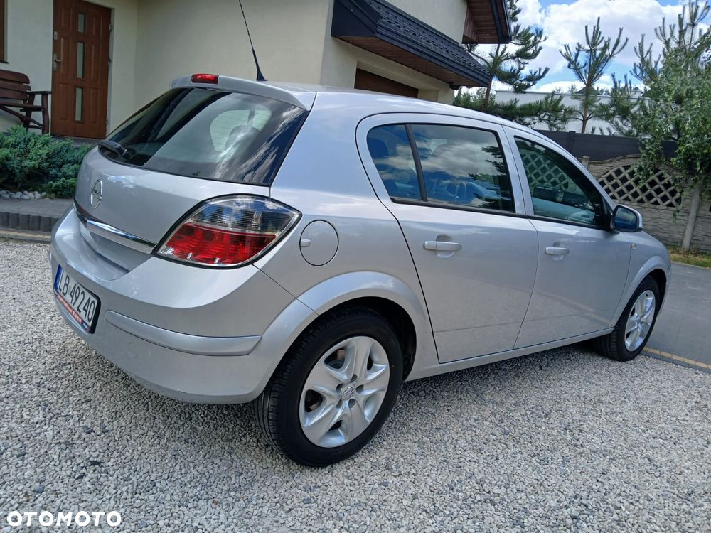 Opel Astra 1.6 - 18