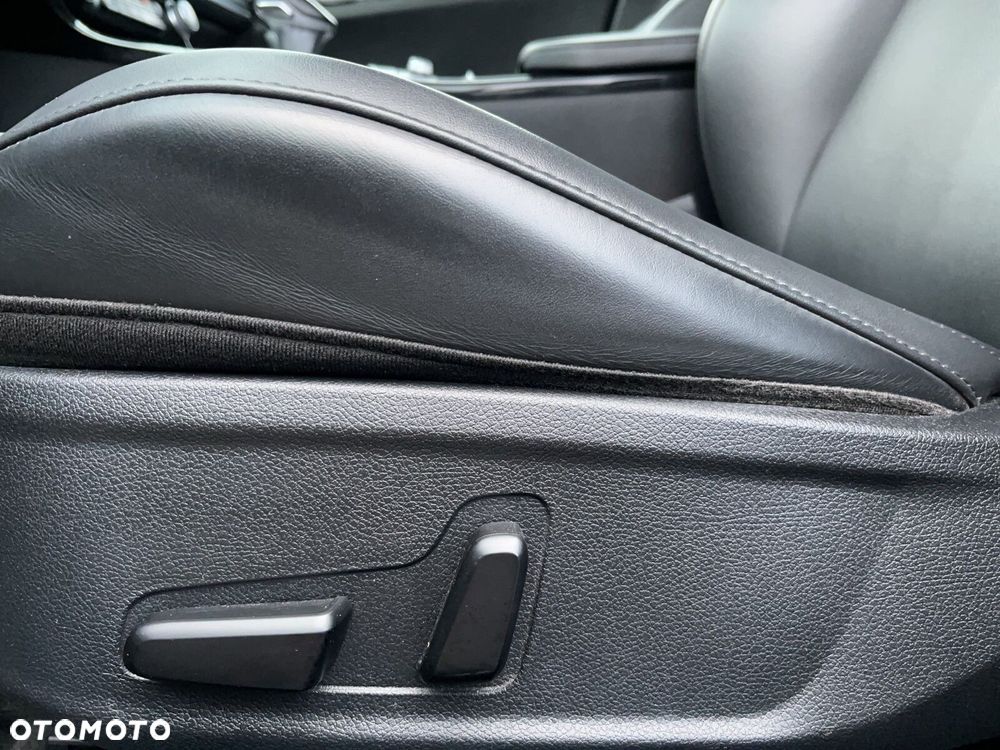 Kia Stinger 2.0 T-GDI L - 11