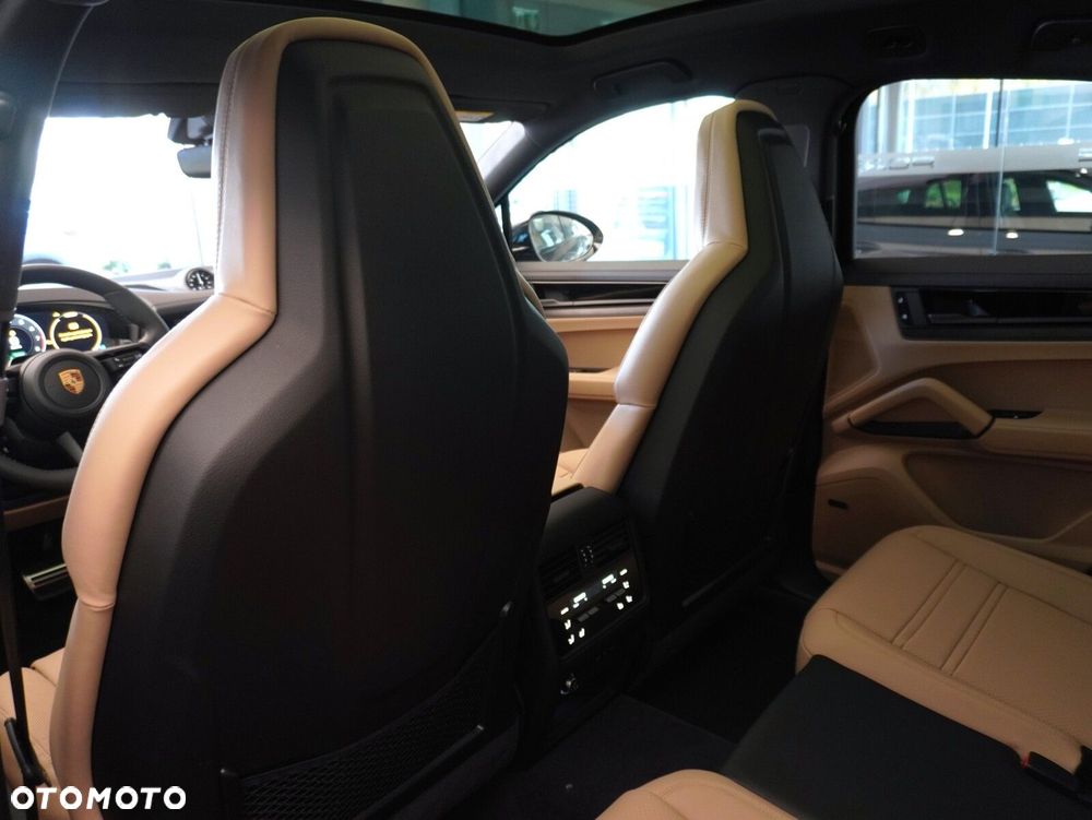 Porsche Cayenne S E-Hybrid PHEV Black Edition - 34