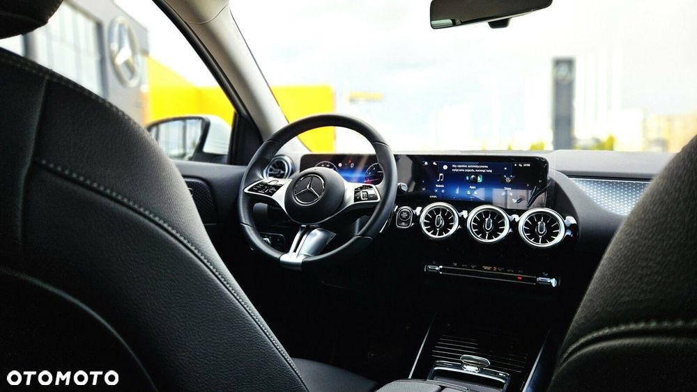 Mercedes-Benz GLA - 14