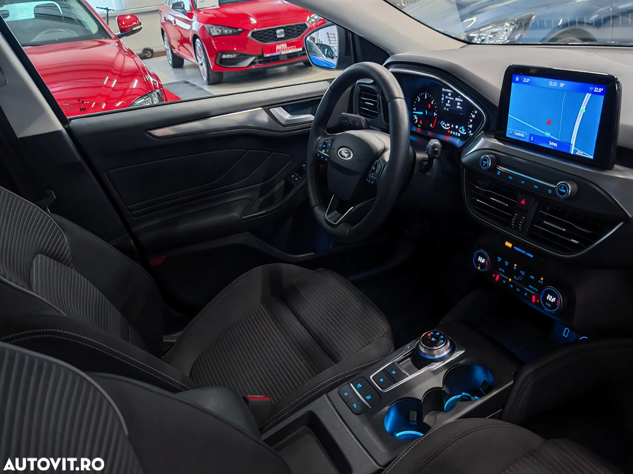 Ford Focus Turnier 1.5 EcoBlue Start-Stopp-System Aut. TITANIUM - 6