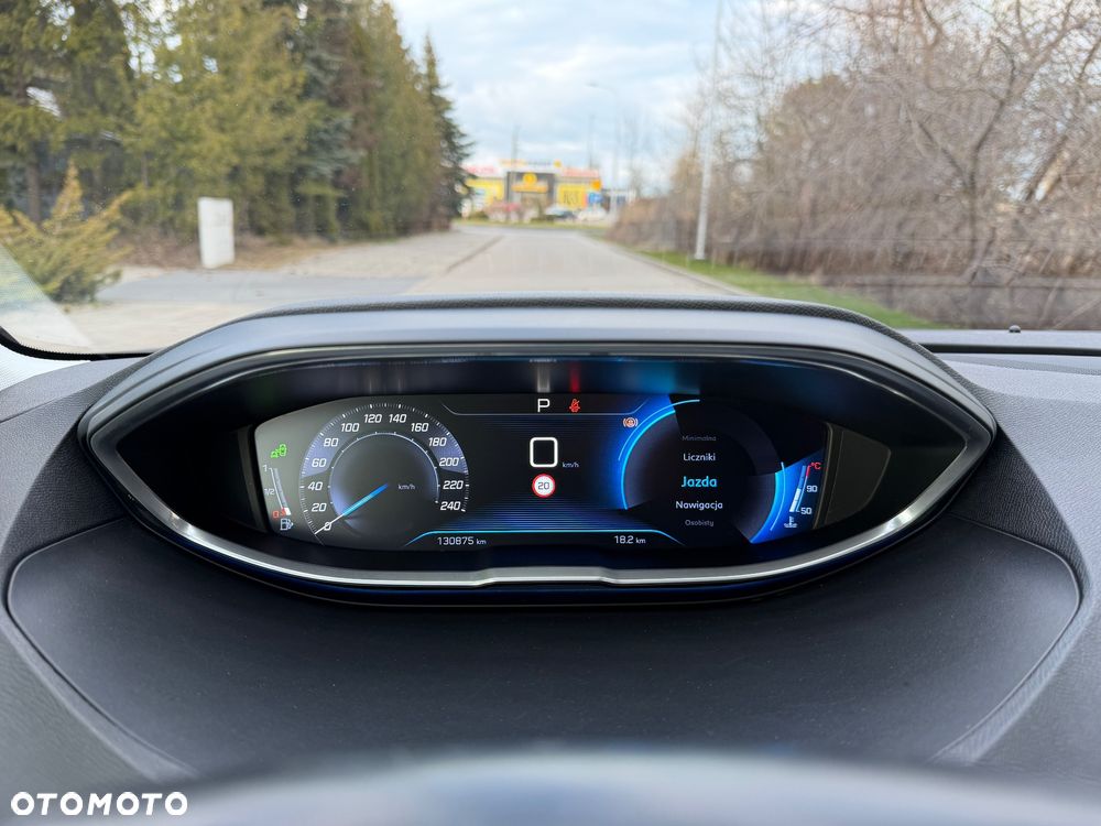 Peugeot 3008 1.2 PureTech Allure - 19