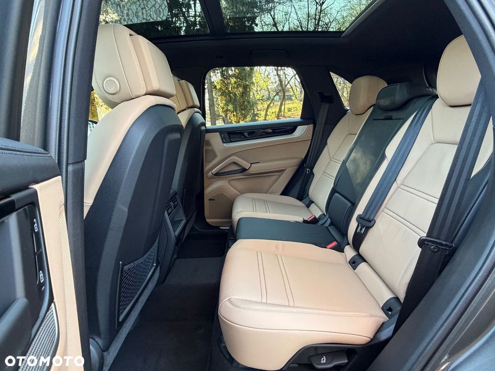 Porsche Cayenne Standard - 18