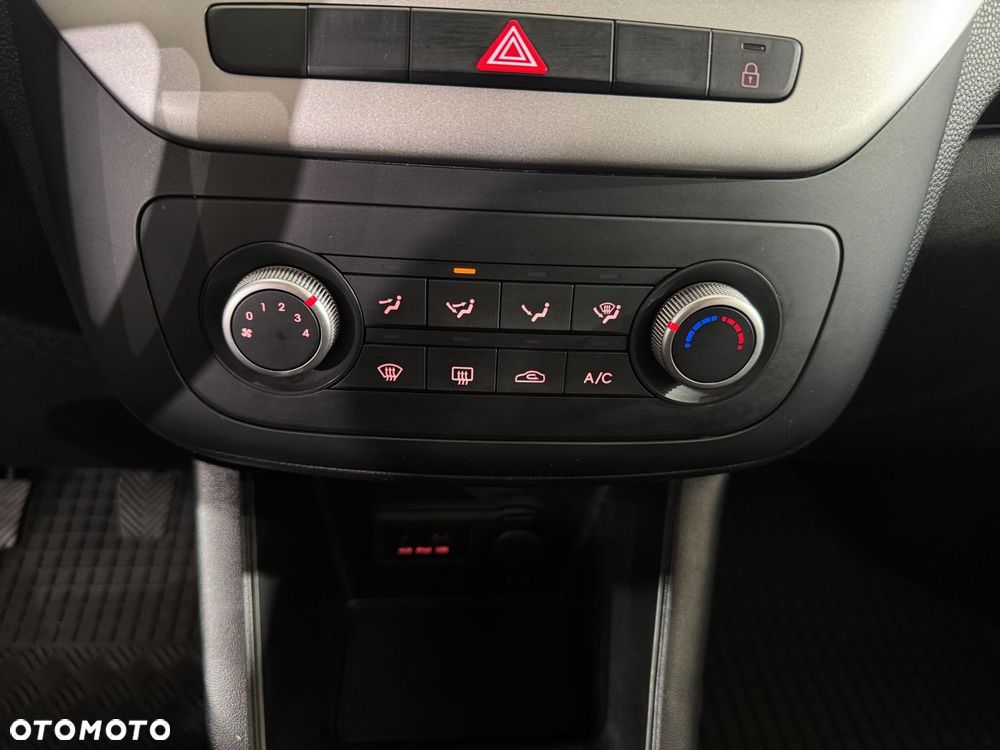 Kia Venga - 18