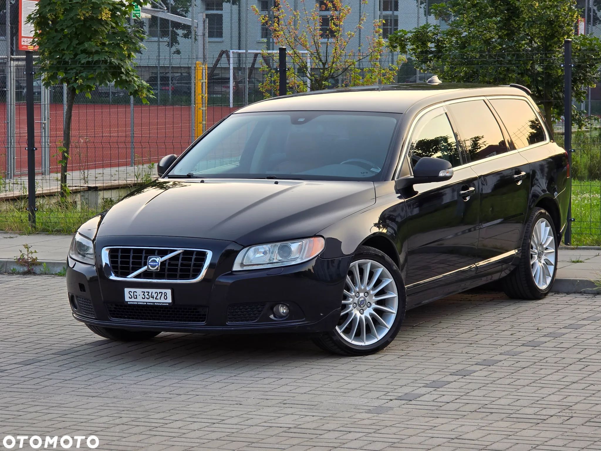 Volvo V70 D5 AWD DPF Summum - 1